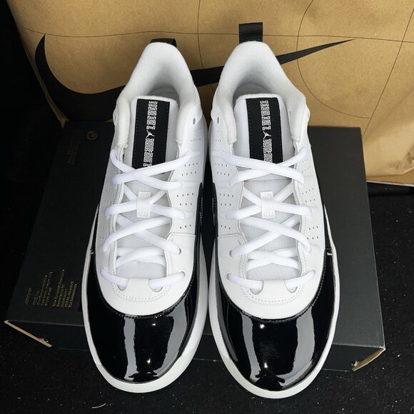 NEW Nike Air Jordan Max Aura 7 White Summit Black HQ2091-100 Mens Size 9.5 main image 6